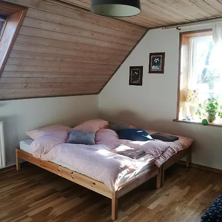 Δωμάτια σε οικογενειακή κατοικία Green Vagon, Farm For Rent *